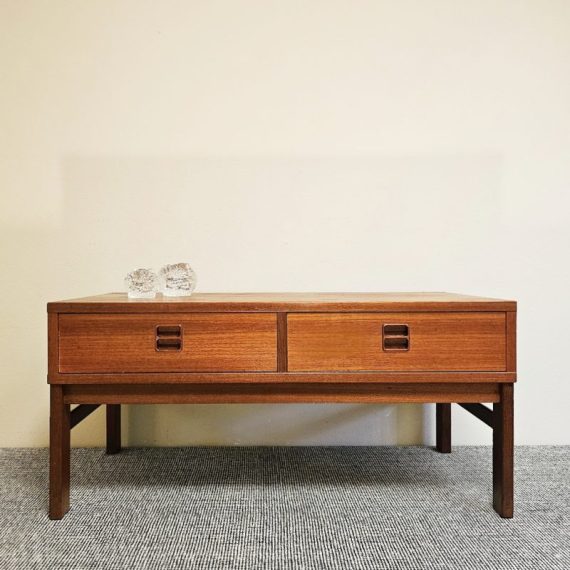 Vintage Deens design Ladenkast / Halkast / Bankje / Tv-meubel met twee lades met zwaluwstaartverbindingen - B86xD42xH40cm - in goede vintage staat met wat (lichte) sporen van gebruik - solide ontwerp - € 340